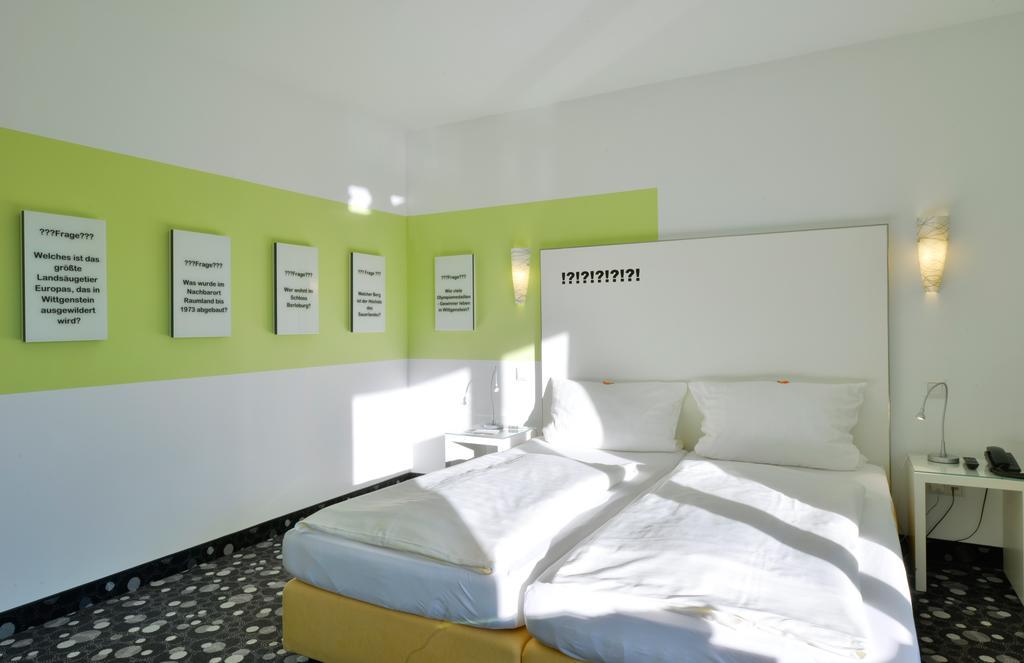 Hotel Fliegendes Klassenzimmer Bad Berleburg Exterior foto
